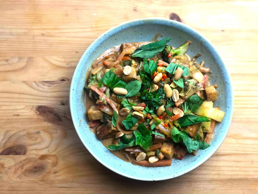 Tofu Salteado com Arroz Integral e Legumes